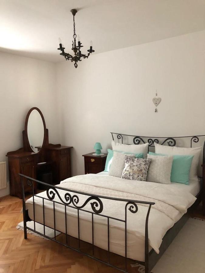 Charming Apartments Ana Marburgo Esterno foto